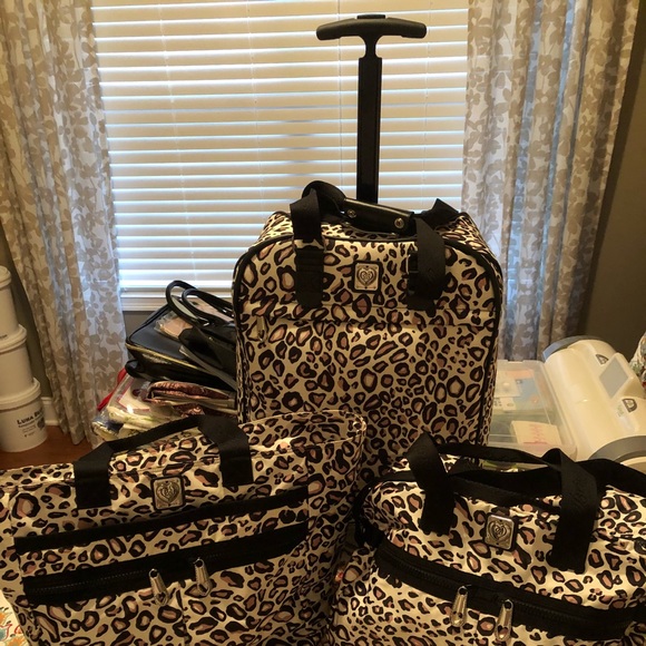 brighton luggage set